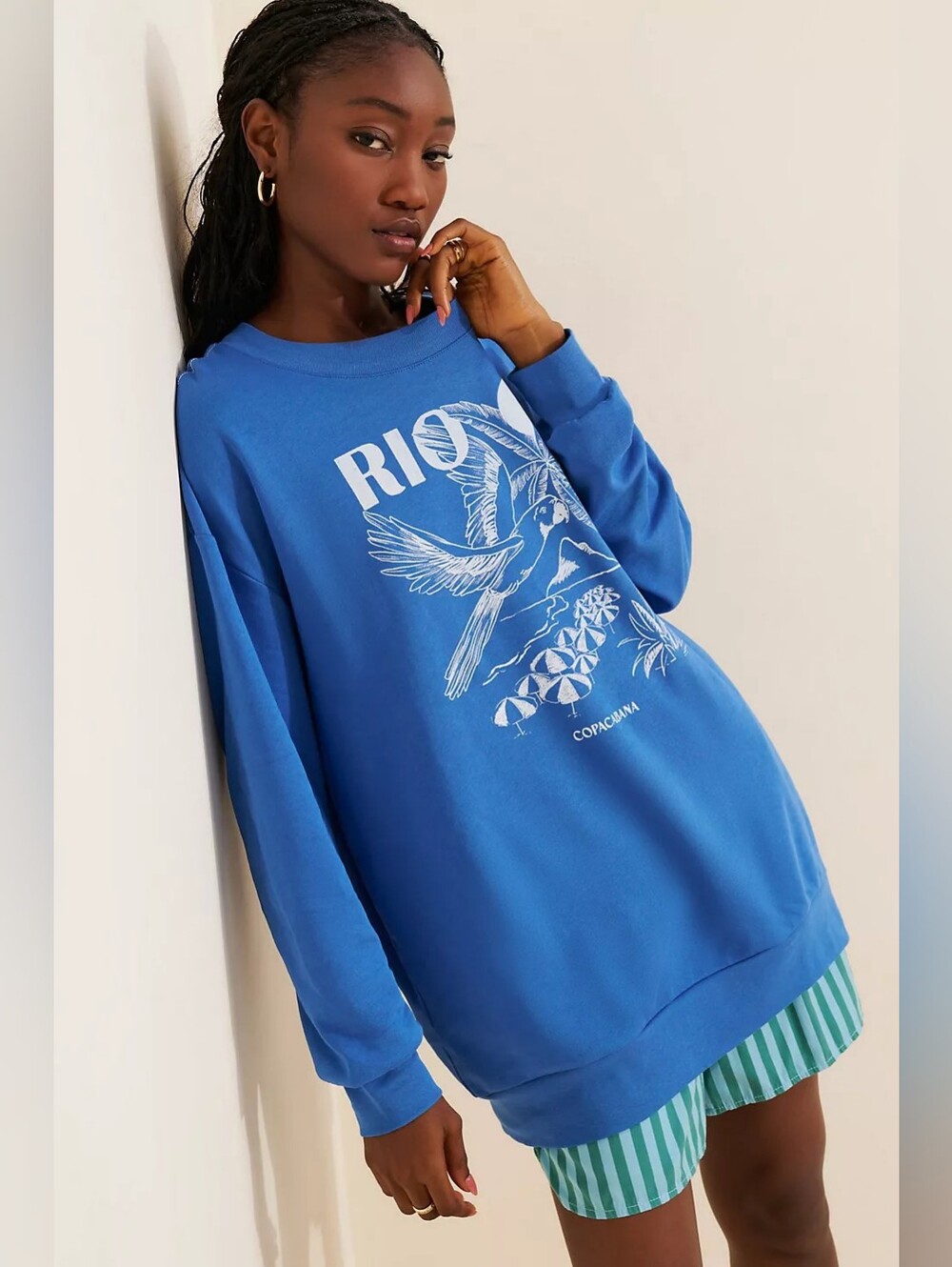 FARM Rio Blue Parrot Graphic Sweatshirt